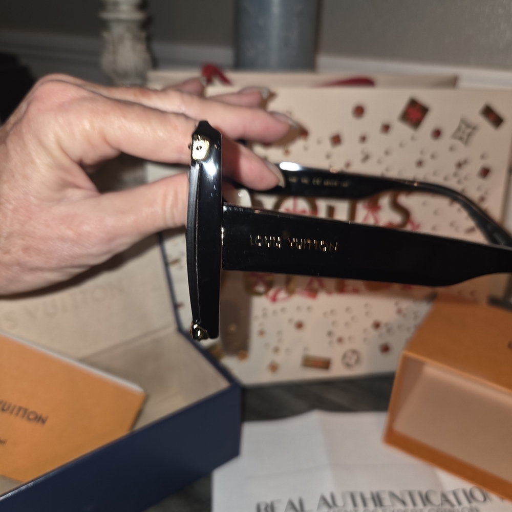 Louis Vuitton Sunglasses with Case. Full Inclusion W/COA - Picture 8 of 13